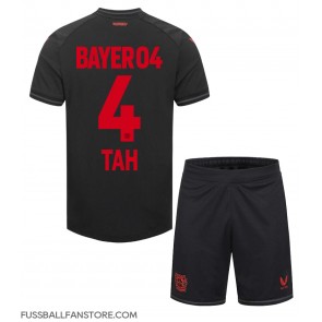 Bayer Leverkusen Jonathan Tah #4 Replik Heimtrikot Kinder 2023-24 Kurzarm (+ Kurze Hosen)